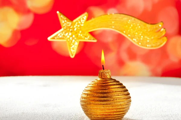 Gyertya karácsony arany és a Betlehemi csillag — Stock Fotó