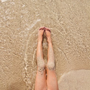 Çocuk kum plaj sahil kız bacaklar