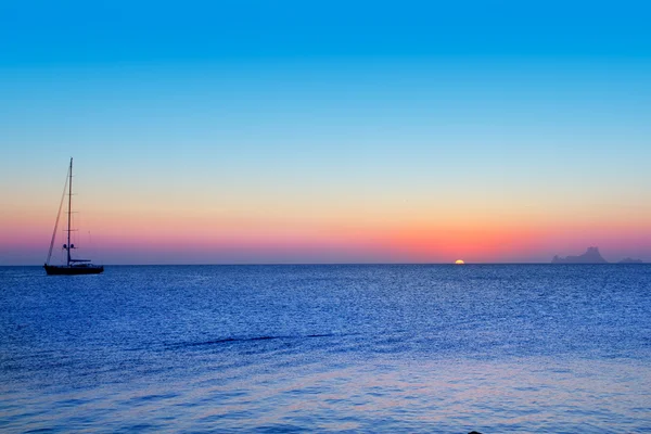 Ibiza tramonto da Formentera con Es Vedra — Foto Stock