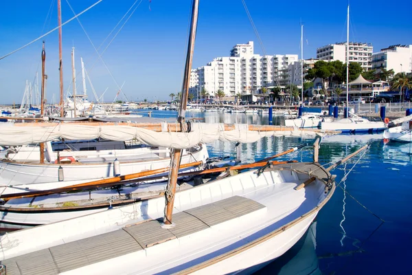 Ibiza San antonio Abad porto marina em azul — Fotografia de Stock