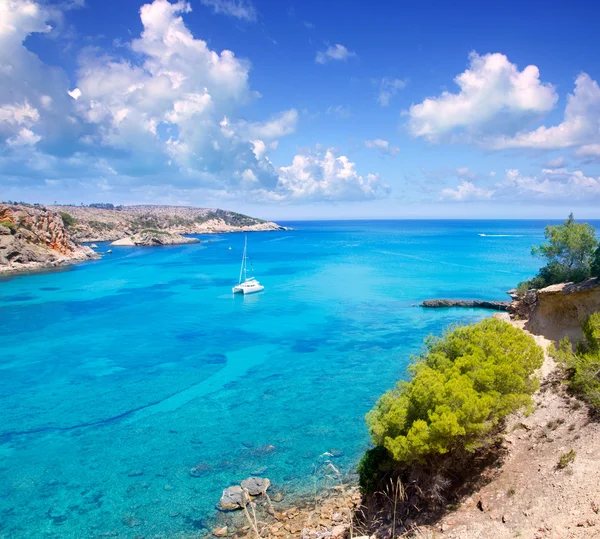 Stranden på Ibiza punta de xarraca turkos — Stockfoto
