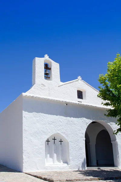 Ibiza iglesia blanca en Sant Carles Peralta — Foto de Stock