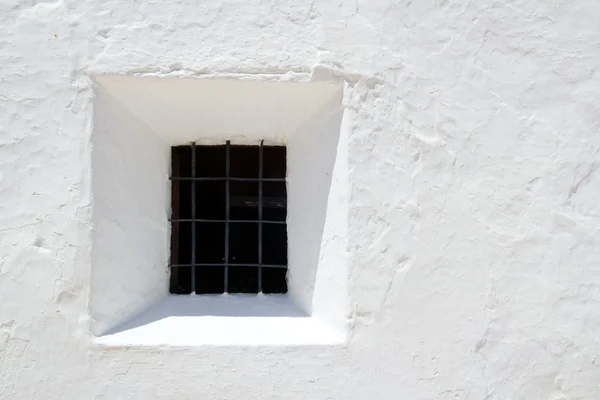 Fenêtre murale blanche méditerranéenne Ibiza — Photo