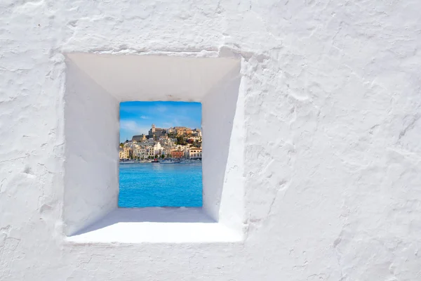 Ibiza mediterrane witte muur venster — Stockfoto