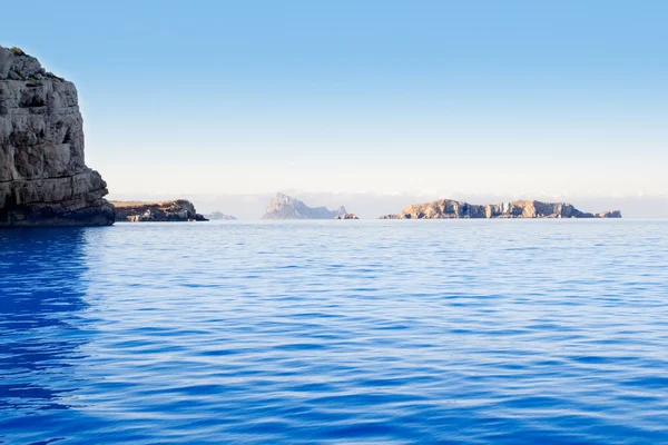 Ibiza esparta ostrov z lodní perspektivy — Stock fotografie