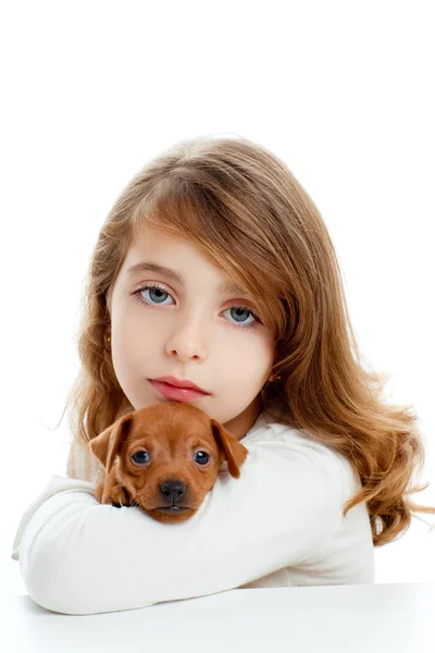 Brunetka s štěně psa mini pinč — Stock fotografie