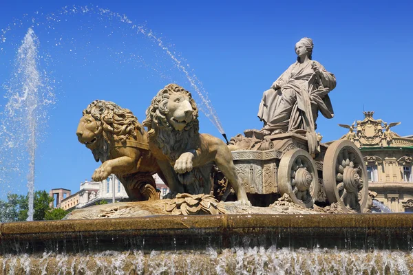 Статуя Цибелеса Мадридский фонтан в Пасео Кастеллана — стоковое фото