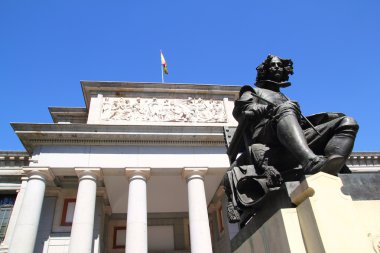 Madrid museo del prado velazquez heykeli ile