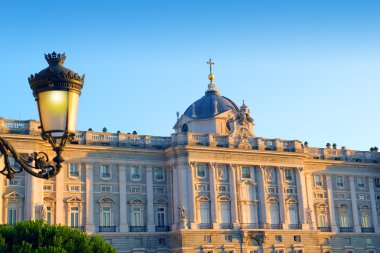 Madrid palacio de oriente Anıtı
