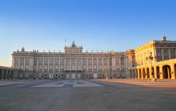 Madrid palacio de oriente Anıtı — Stok fotoğraf