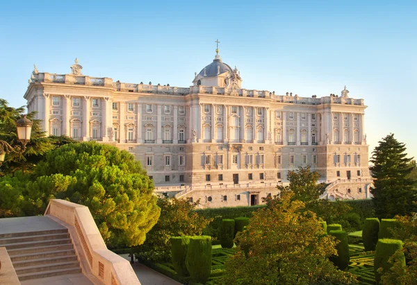 Madrid palacio de oriente denkmal — Stockfoto