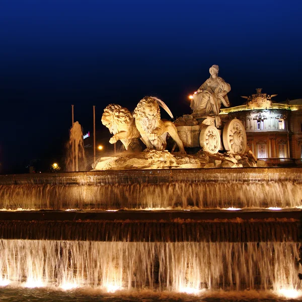 Estatua nocturna de Cibeles en Madrid Paseo Castellana — Foto de Stock