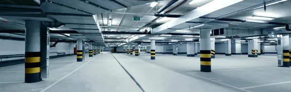 Panorama de estacionamento subterrâneo Fotos De Bancos De Imagens