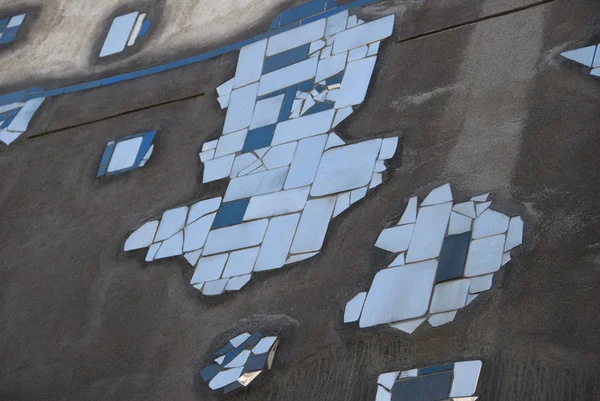 Керамическое оформление Hundertwasser Haus - Вена — стоковое фото
