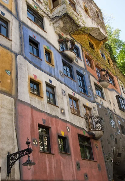 Hundertwasser gevel - Wenen — Stockfoto