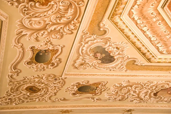 Decoração de teto de canto - Palácio Dolmabahche — Fotografia de Stock