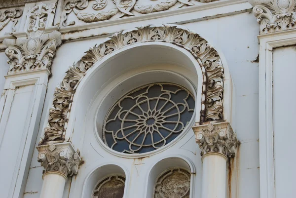 St stephen kyrkan huvudentrén dekoration — Stockfoto