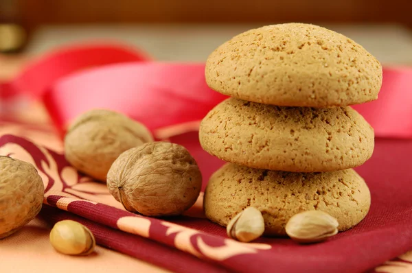 Nuez, pistacho y galletas — Foto de Stock