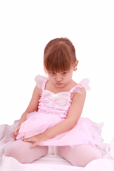 Celovečerní portrét smutné malá baletka oblečená v růžovém — Stock fotografie
