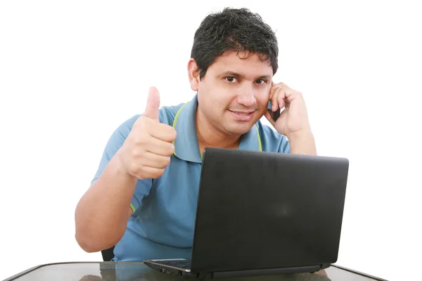 Akıllı bir adam ile bir dizüstü bilgisayar üzerinde beyaz izole — Stok fotoğraf