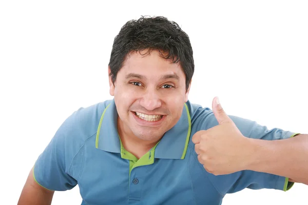 Lächelnder junger Mann mit erhobenen Daumen auf isoliertem weißem Hintergrund — Stockfoto