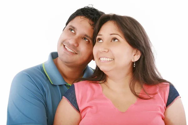 Closeup portret van een gelukkige paar op zoek naar iets van belang — Stockfoto