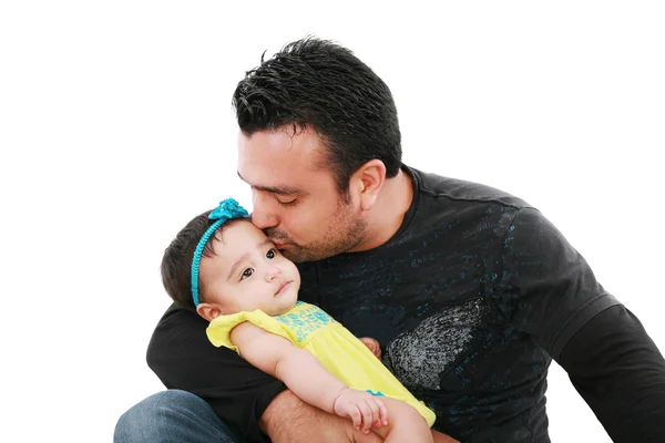 Pai feliz beijando sua filha no branco — Fotografia de Stock