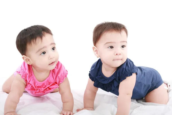 Dois bebês gêmeos, meninas — Fotografia de Stock
