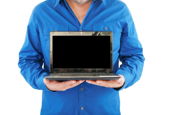 Бізнесмен тримає відкритий ноутбук. Ізольовані на білому тлі — стокове фото