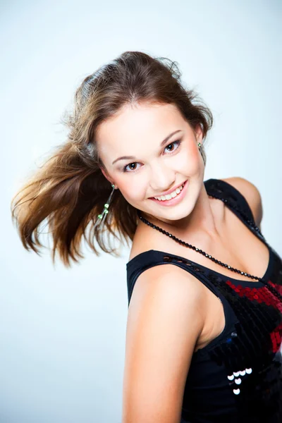 Porträtt av unga vackra disco dansare flicka — Stockfoto