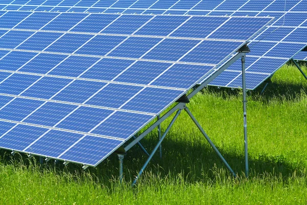 Solární elektrárna — Stock fotografie