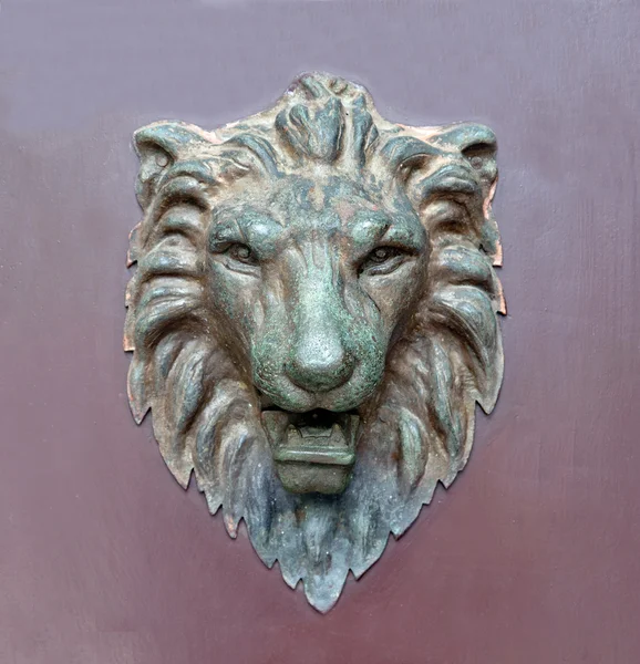 Escultura de león viejo — Foto de Stock