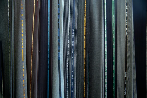 Костюм різноманітної текстури тканини — стокове фото