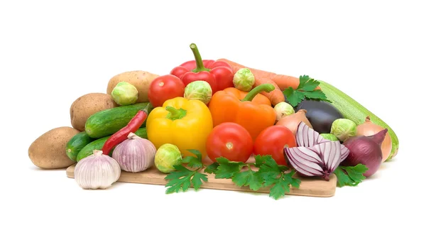 Légumes mélangés sur fond blanc — Photo