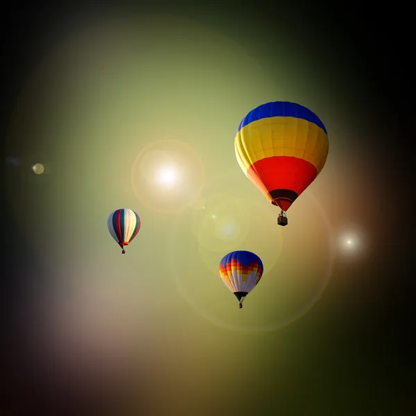 Yeni yıl 2012 havai fişek ve günbatımı, sıcak hava balonu — Stockfoto