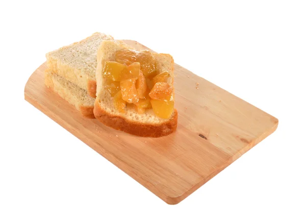 Brood met jam op een bord — Stockfoto