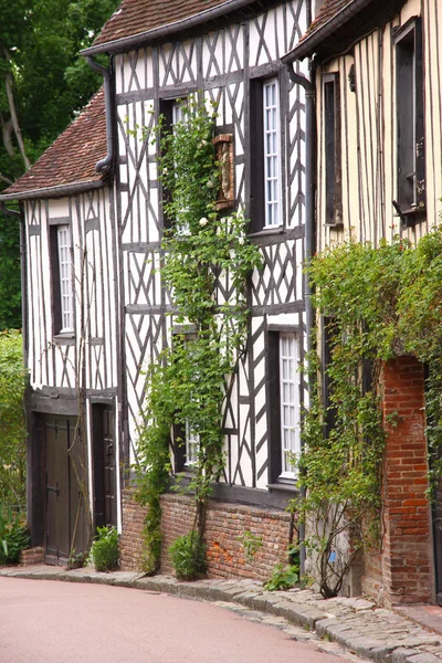Staré domy ve vesnici gerberoy ve Francii — Stock fotografie