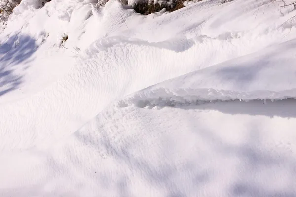 太陽と冬の雪の下でキャンペーンkampaň pod sluncem a v zimě sněhem — Stock fotografie