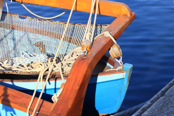 Details eines alten Fischerbootes, das aus Holz segelt — Stockfoto