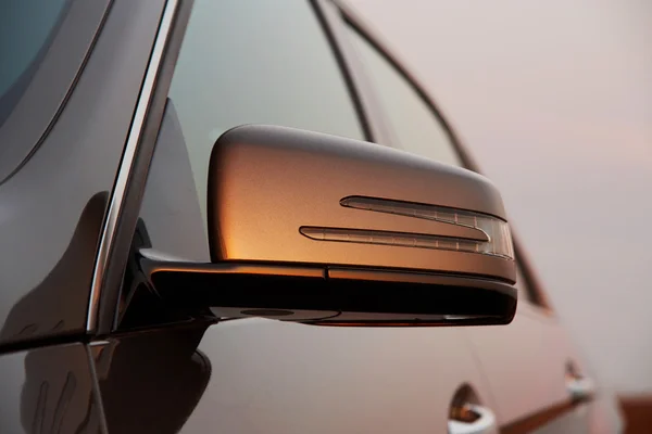 Espelho retrovisor do carro — Fotografia de Stock