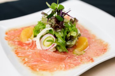 Alabalık carpaccio