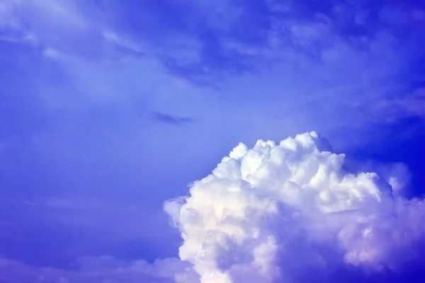 Çoğu bulut ve gökyüzü — Stok fotoğraf