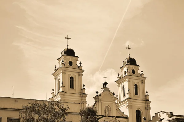Catedral cristiana en Minsk, Bielorrusia. Sepia — Foto de Stock