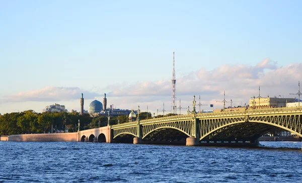 Trinity bridge in Sint-Petersburg — Stockfoto