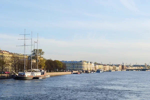 St. Petersburg, Admiralty Embankment — Stock Photo, Image