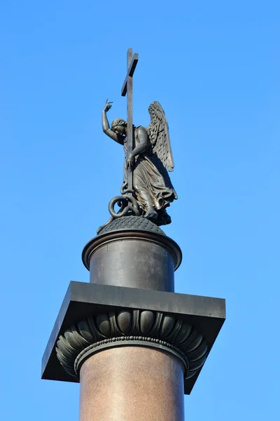 Engel op de bovenkant van alecxander kolom — Stockfoto