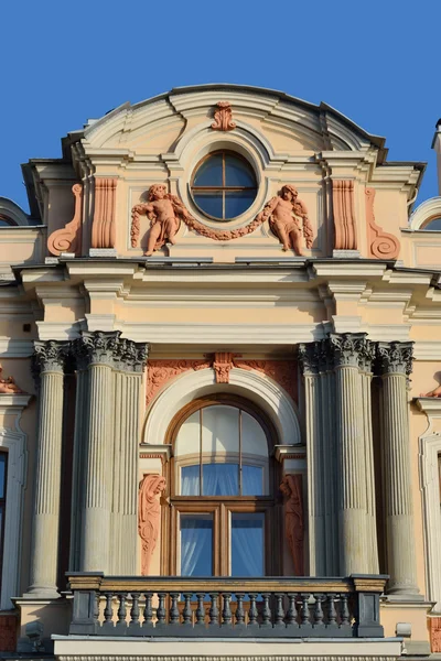 Slottets fasade i St. Petersburg. – stockfoto