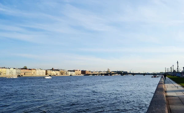 Utsikt över floden neva — Stockfoto
