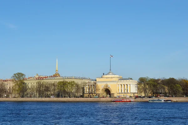 Saint-Pétersbourg, quai de l'Amirauté — Photo