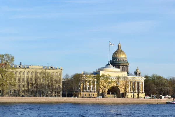 Санкт-Петербург, Адмиралтейская набережная — стоковое фото